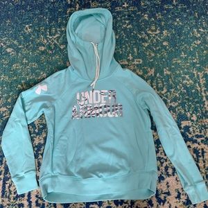3/$25 ✨ Women’s Size Small Under Armour Hoodie